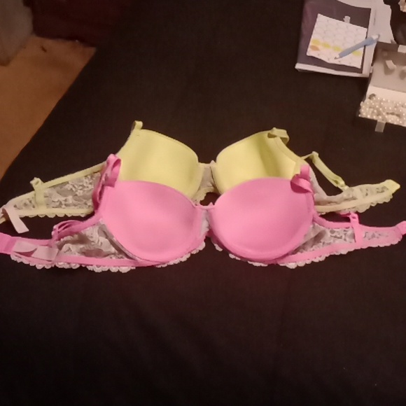 - VS Demi Bra Bundle - Picture 8 of 9